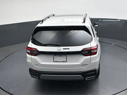 Used 2025 Honda Pilot Touring image 25
