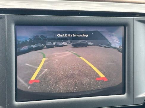 Used 2023 Chrysler Voyager LX FWD image 12