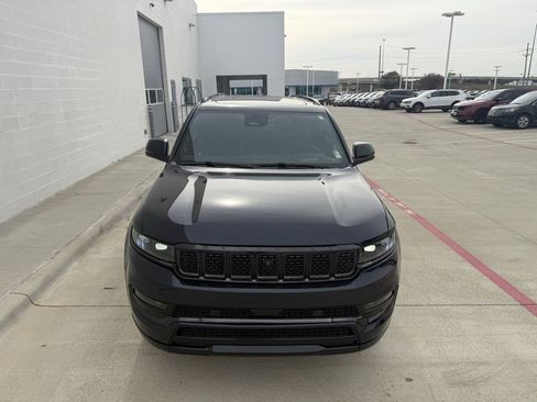 Used 2025 Jeep Grand Wagoneer L Series II Obsidian w/ Quick Order Packagew 28T image 2