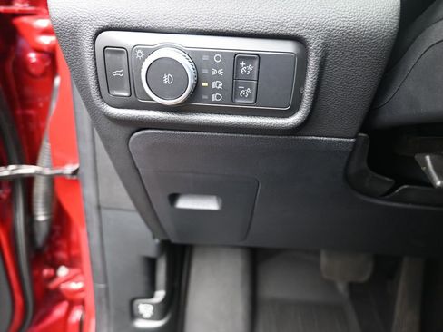 Used 2021 Ford Explorer XLT w/ Equipment Group 202A image 16