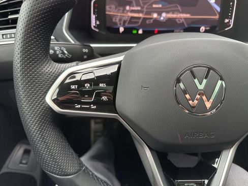 Used 2023 Volkswagen Tiguan SEL R-Line AWD/4WD image 14