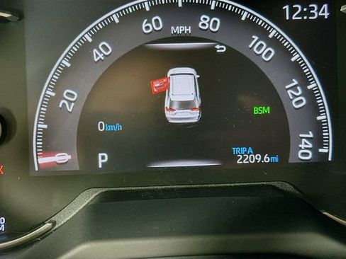 Used 2019 Toyota RAV4 Limited w/ Advanced Technology Package FWD image 12