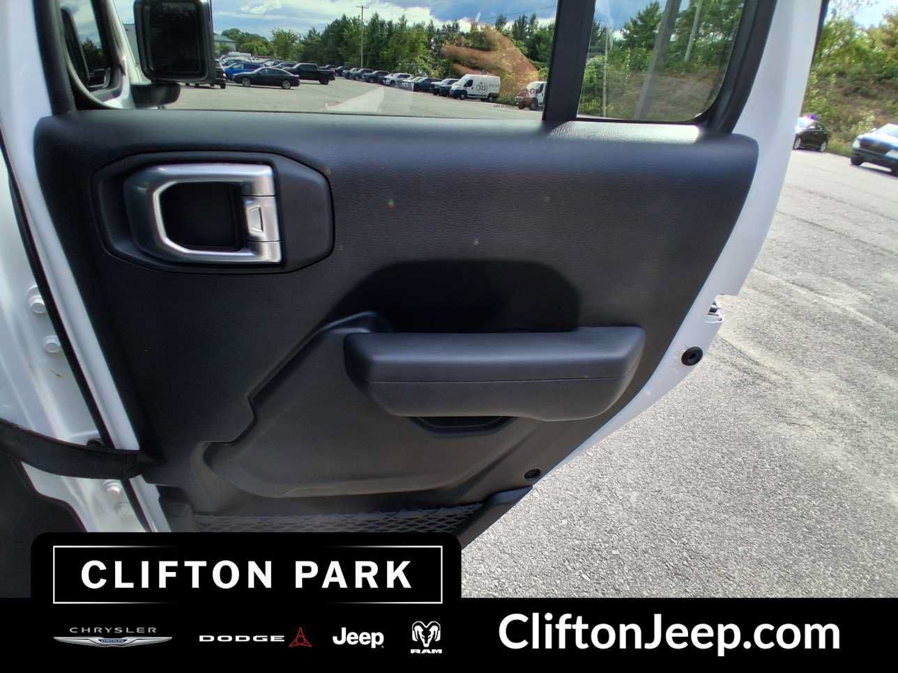 Used 2022 Jeep Wrangler Unlimited Sport AWD/4WD image 13