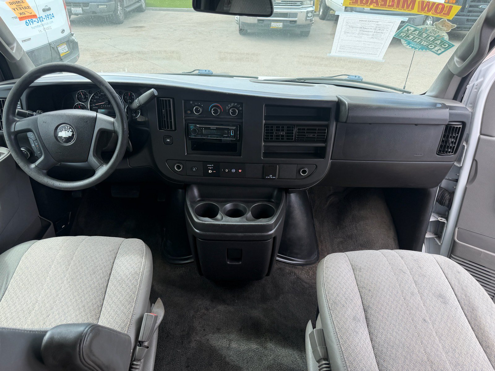 Used 2018 Chevrolet Express 3500 LT w/ LT Preferred Equipment Group RWD image 13
