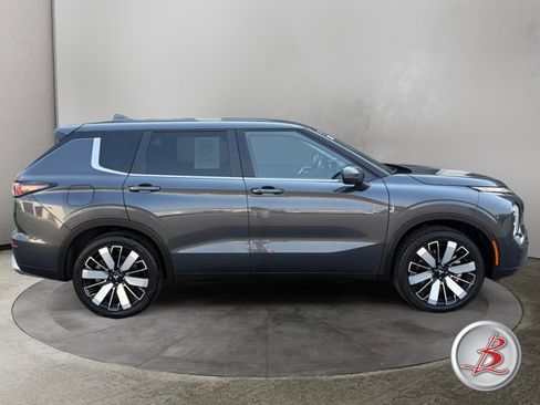Used 2025 Mitsubishi Outlander SE AWD/4WD image 8