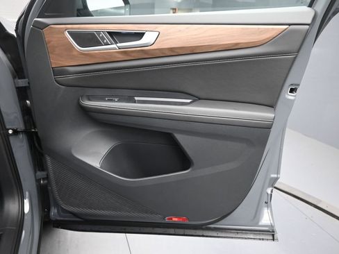 New 2026 Volkswagen Atlas SE FWD image 31