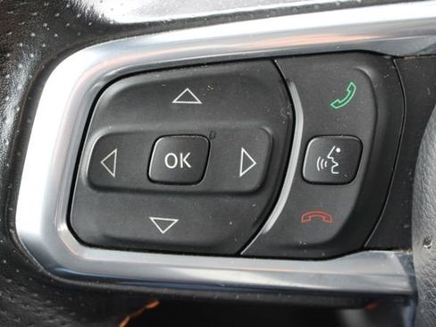 Used 2023 Jeep Gladiator Mojave w/ Cold Weather Group AWD/4WD image 13