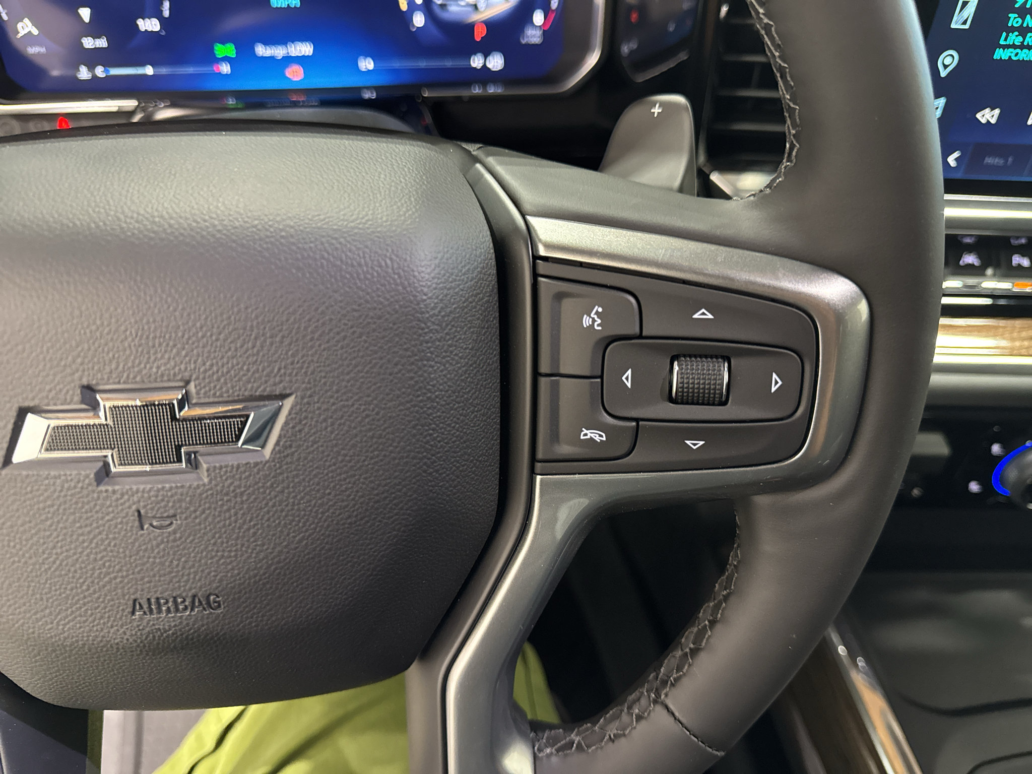 New 2026 Chevrolet Silverado 1500 RST w/ Redline Edition AWD/4WD image 27