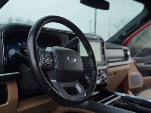 Used 2023 Ford F250 Lariat w/ Chrome Package image 25