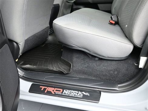 Used 2020 Toyota Tacoma SR5 image 31