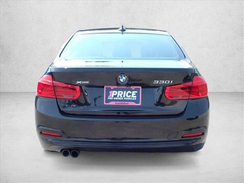 Used 2018 BMW 330i xDrive Sedan AWD/4WD image 3