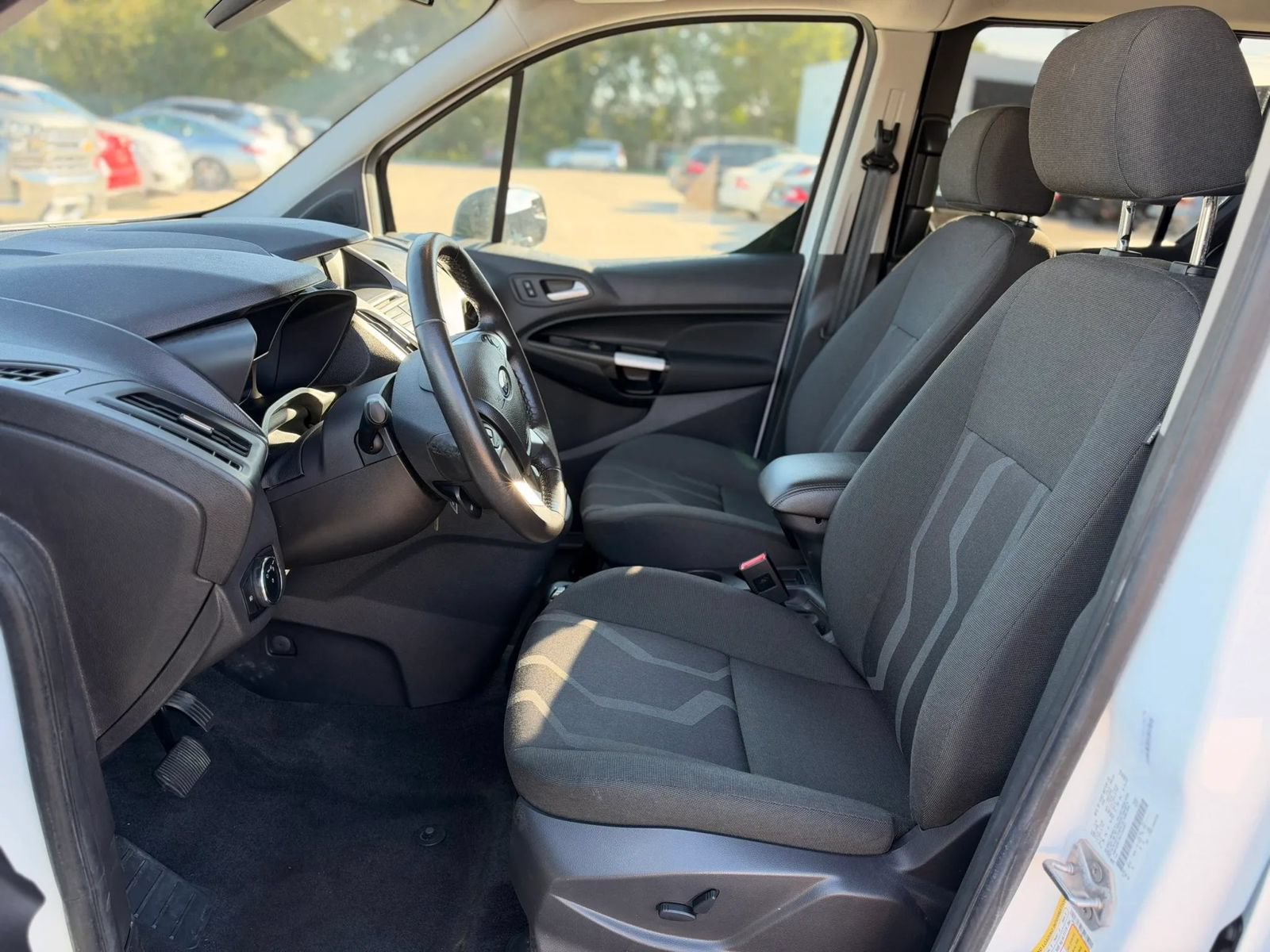 Used 2017 Ford Transit Connect XLT FWD image 10