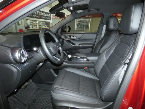 Used 2025 Chevrolet Equinox LT w/ Convenience Package II image 10