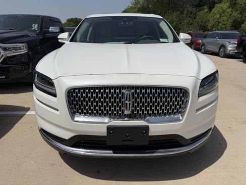Used 2023 Lincoln Nautilus Reserve AWD/4WD image 5