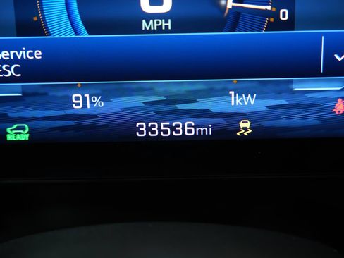 Used 2024 Chevrolet Equinox EV LT FWD image 32