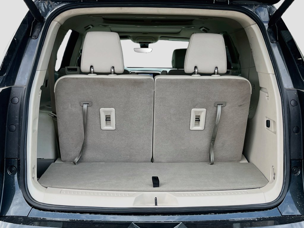 Used 2023 GMC Acadia Denali w/ Denali Ultimate Package FWD image 28