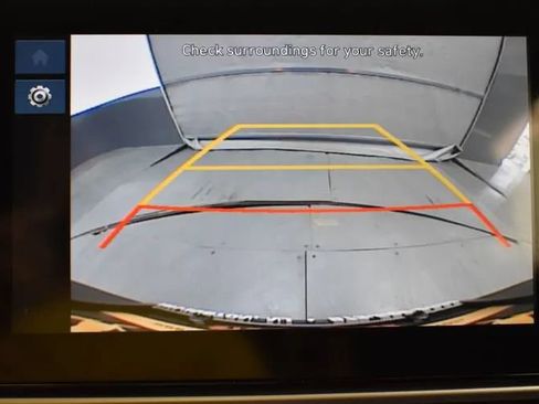 Used 2025 Hyundai Venue SEL FWD image 32