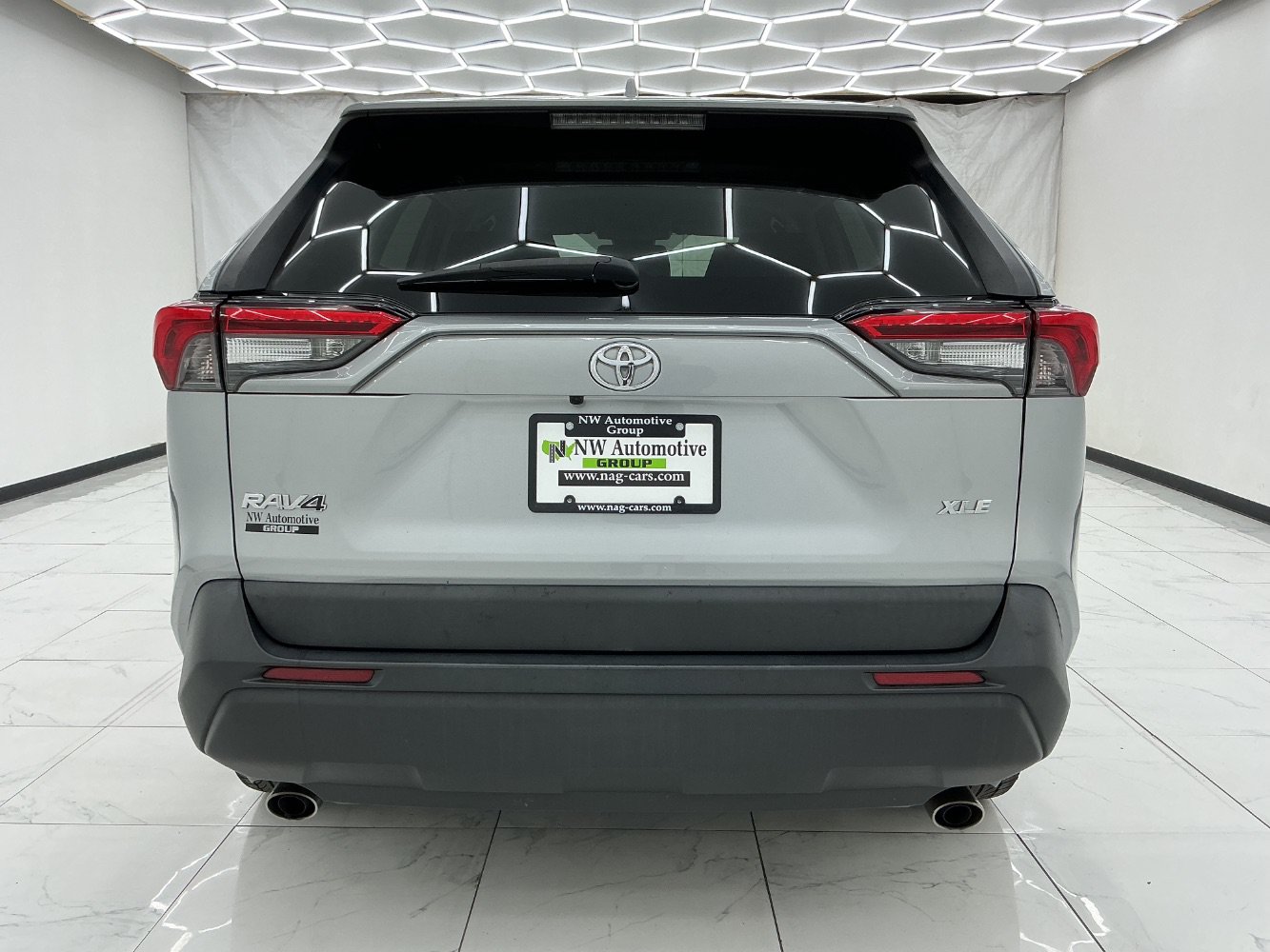 Used 2020 Toyota RAV4 XLE FWD image 10
