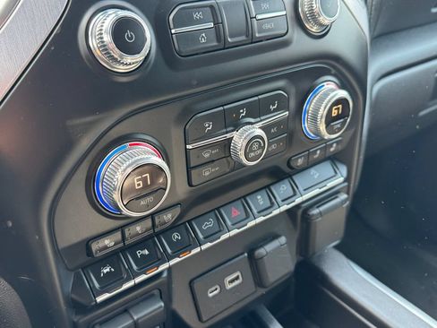 Used 2019 GMC Sierra 1500 SLT w/ SLT Premium Plus Package AWD/4WD image 26