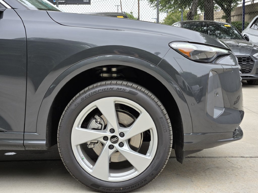 Used 2026 Audi Q5 Premium Plus w/ Premium Plus AWD/4WD image 13