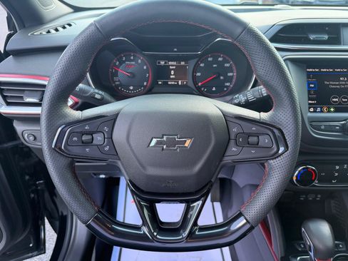 Used 2023 Chevrolet TrailBlazer RS FWD image 13