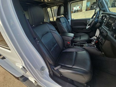 Used 2023 Jeep Wrangler Unlimited Sahara AWD/4WD image 26