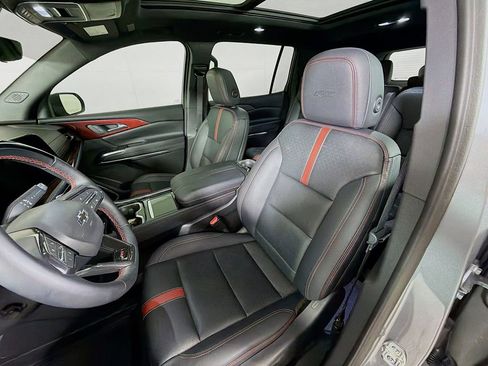 Used 2024 Chevrolet Traverse RS w/ LPO, Floor Liner Package FWD image 12