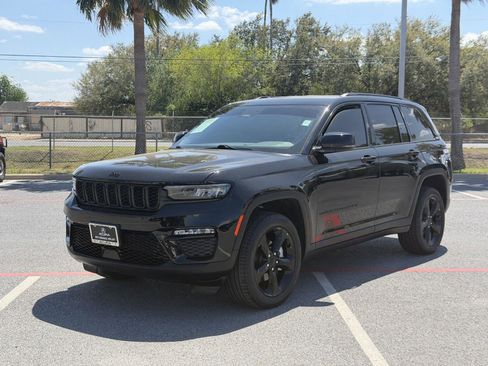 Used 2025 Jeep Grand Cherokee Limited w/ Black Appearance Package RWD image 21