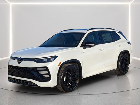 New 2026 Volkswagen Tiguan SE R-Line image 2
