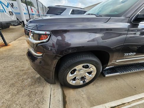 Used 2018 Chevrolet Tahoe LT w/ LT Signature Package AWD/4WD image 7
