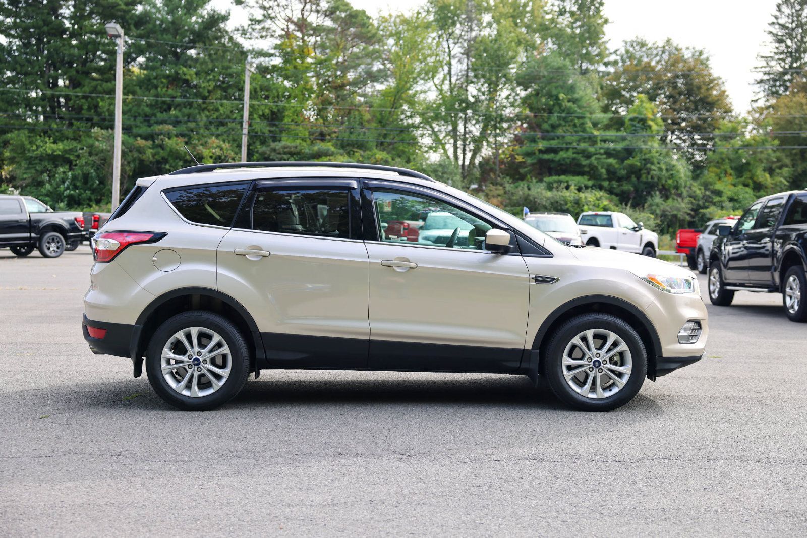 Certified 2018 Ford Escape SEL w/ Ford Safe & Smart Package AWD/4WD image 4