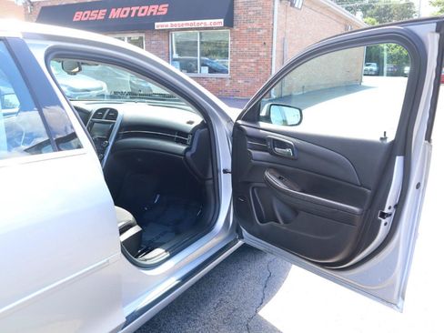 Used 2015 Chevrolet Malibu LT FWD image 10