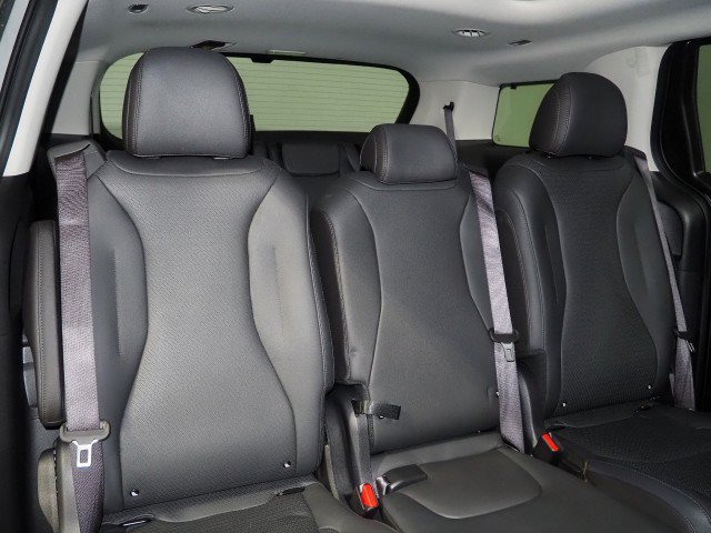 Used 2025 Kia Carnival SX Prestige FWD image 16