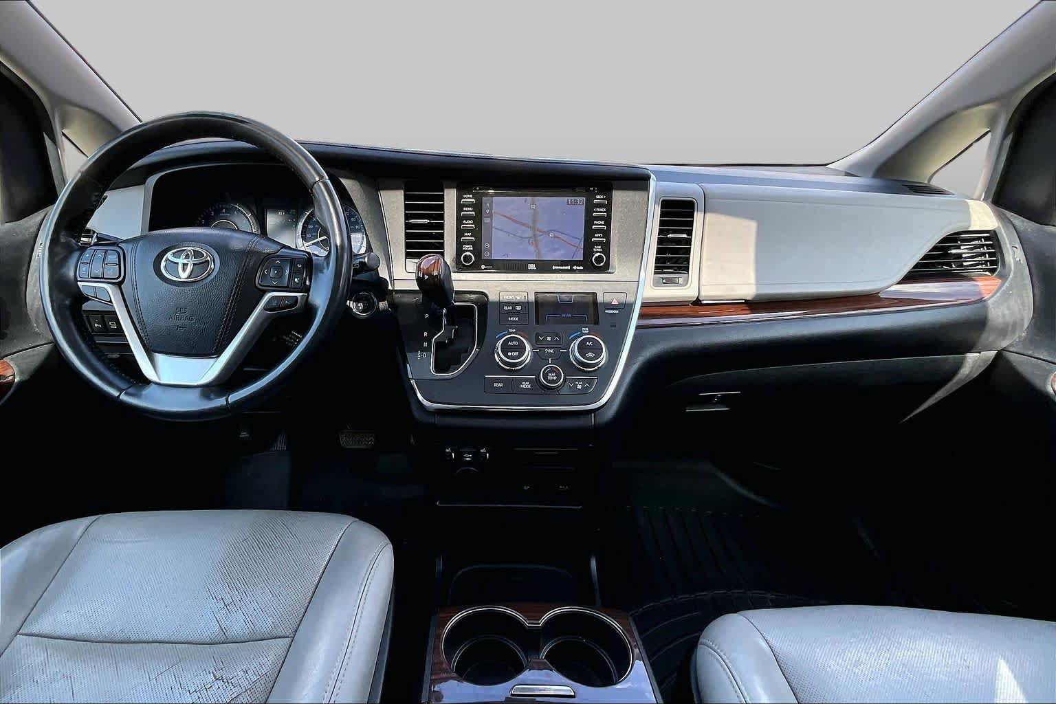 Used 2019 Toyota Sienna Limited Premium AWD/4WD image 11