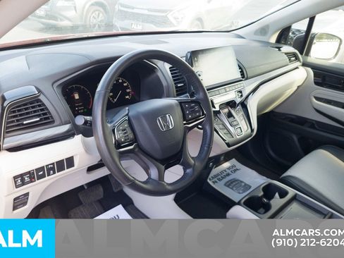 Used 2025 Honda Odyssey Elite image 16