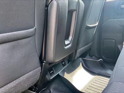 Used 2022 Chevrolet Silverado 1500 Custom AWD/4WD image 39
