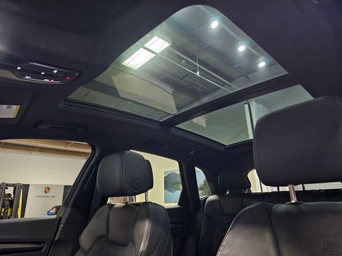 Used 2023 Audi SQ5 Premium w/ Convenience Package image 24