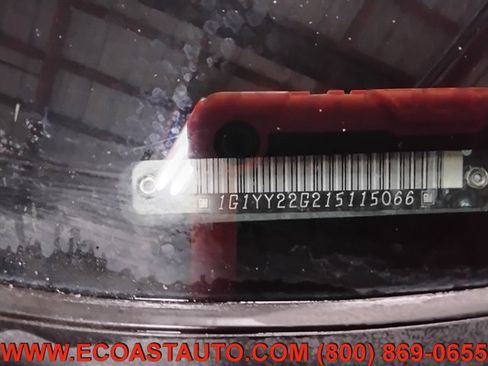 Used 2001 Chevrolet Corvette Coupe w/ Preferred Equipment Group2 RWD image 18