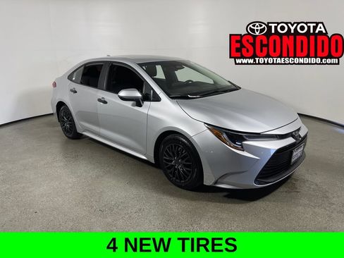 Used 2023 Toyota Corolla LE FWD image 1