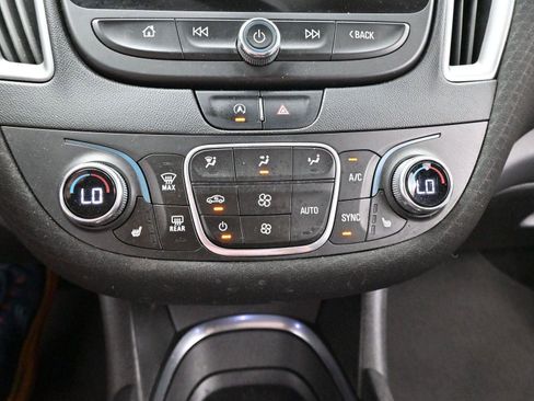 Used 2022 Chevrolet Malibu LT FWD image 20