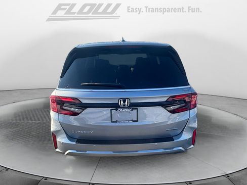 New 2026 Honda Odyssey Touring image 6