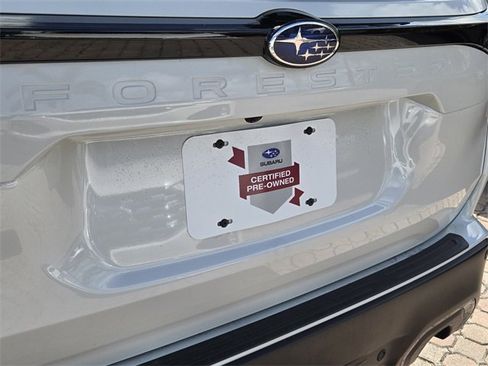 Certified 2025 Subaru Forester Limited image 9
