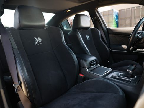 Used 2018 Dodge Charger R/T Scat Pack RWD image 21
