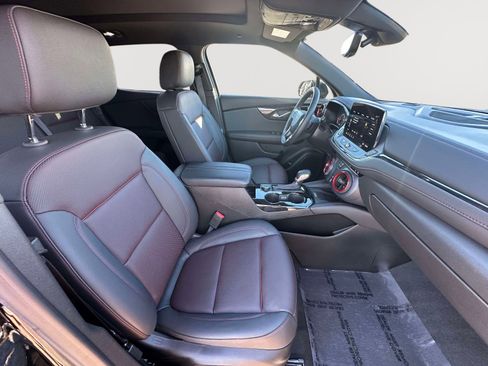 Certified 2025 Chevrolet Blazer RS w/ Driver Confidence II Package image 29