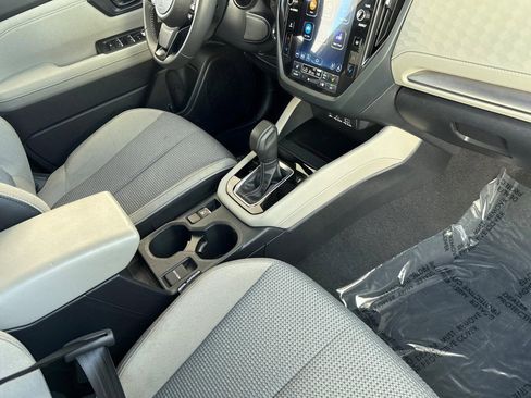 Used 2025 Subaru Forester Premium image 31