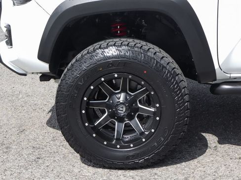 Used 2017 Toyota Tacoma TRD Pro AWD/4WD image 48