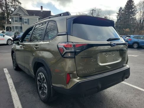 Certified 2025 Subaru Forester Premium image 6