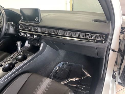 Used 2023 Honda Civic Sport image 13