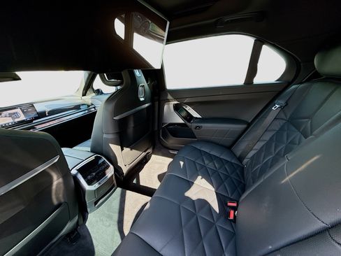 Used 2023 BMW 740i RWD image 24