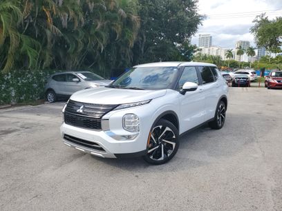Used 2024 Mitsubishi Outlander SE